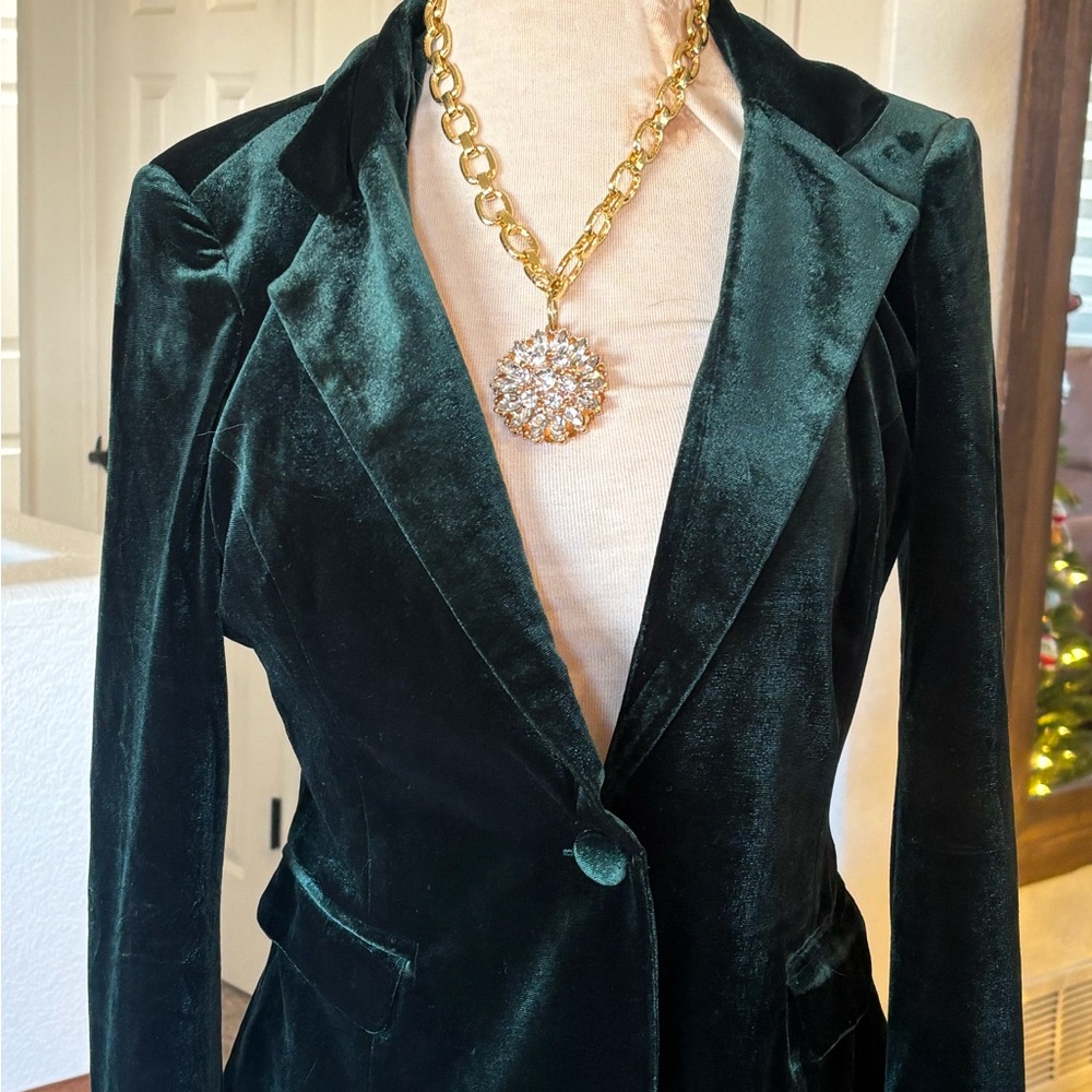 Elegant Green Velvet Blazer